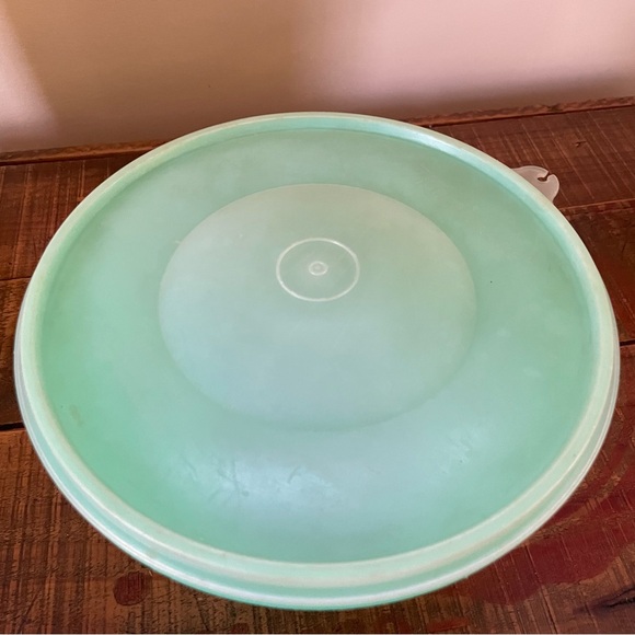 Vintage Tupperware Crisp-It Jadeite Green Bowl💚 - Picture 3 of 8